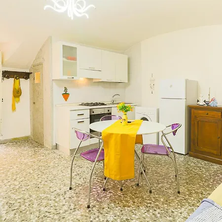 Holiday home Casetta Gallo By Casa Di Marco *